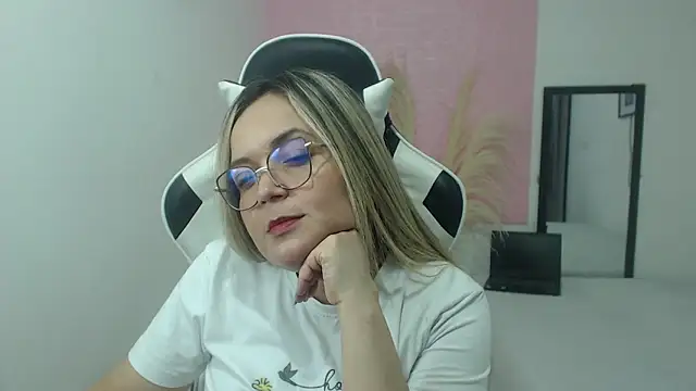 Snapshot of samy_vsn chatting on 06/07/26, 07:06 samy vsn online show from 06/07/26, 07:06