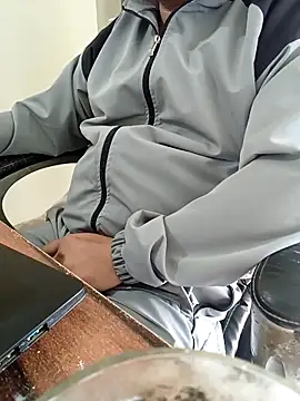 Snapshot of Hot-man39 chatting on 11/16/25, 07:47 Hot-man39 online show from 11/16/25, 07:47