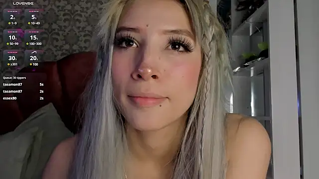 Snapshot of Samantha_cp_ chatting on 03/13/25, 03:17 Samantha cp online show from 03/13/25, 03:17