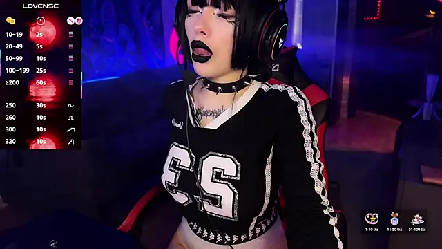 Snapshot of Eva-miller1 chatting on 10/21/25, 10:05 Eva-miller1 online show from 10/21/25, 10:05