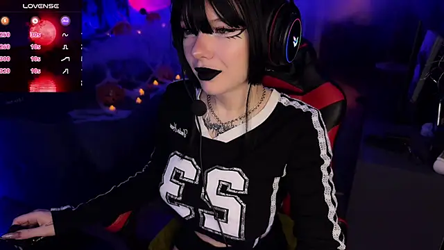 Snapshot of Eva-miller1 chatting on 10/26/25, 10:32 Eva-miller1 online show from 10/26/25, 10:32