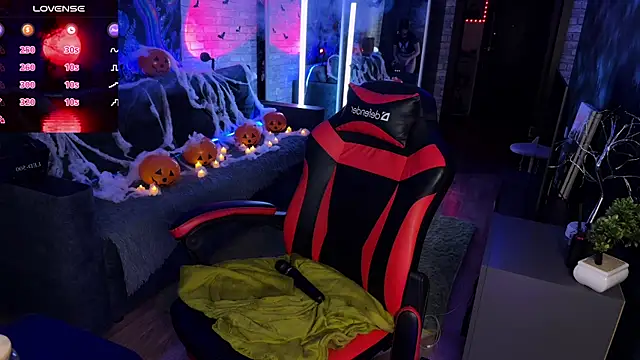 Snapshot of Eva-miller1 chatting on 10/30/25, 10:16 Eva-miller1 online show from 10/30/25, 10:16