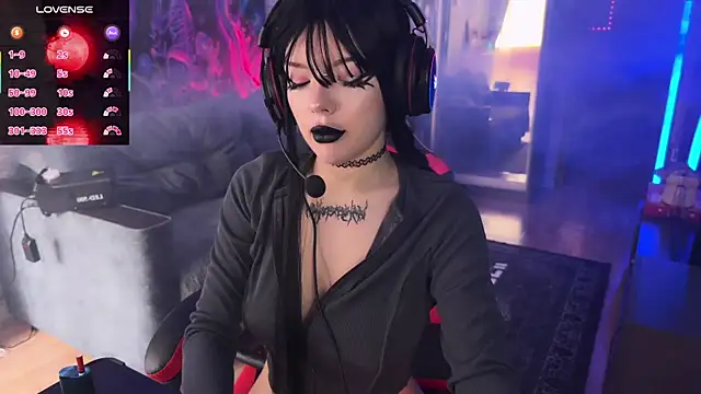 Snapshot of Eva-miller1 chatting on 11/09/25, 09:18 Eva-miller1 online show from 11/09/25, 09:18