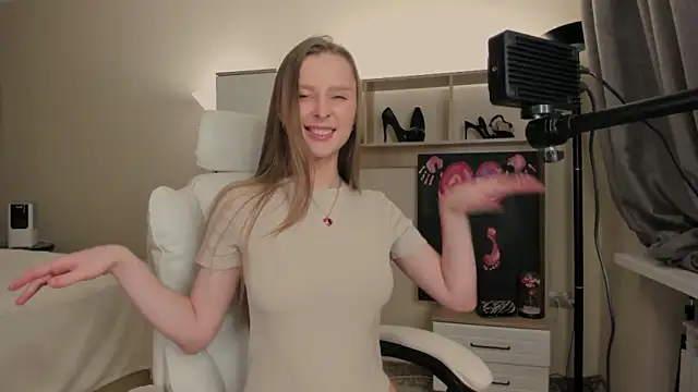 CharlotteWells online show from 03/16/25, 01:49