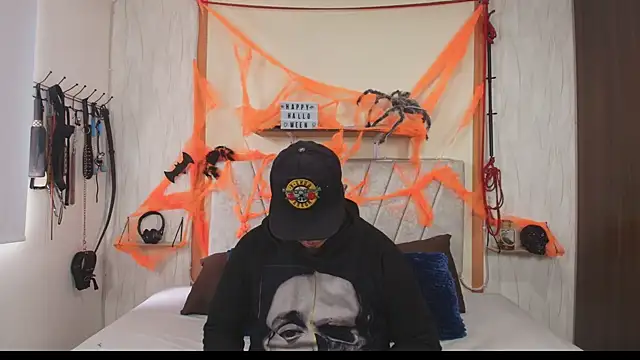 Liana Asaff online show from 10/13/25, 06:08