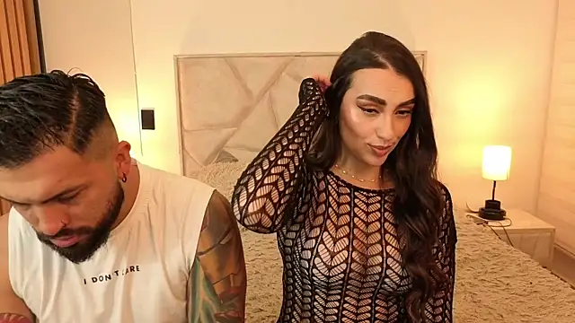 Snapshot of teseo_and_afroditha_ chatting on 10/22/25, 04:02 teseo and afroditha  online show from 10/22/25, 04:02