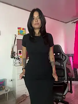 Snapshot of _elektrah chatting on 06/27/26, 10:48 elektrah online show from 06/27/26, 10:48