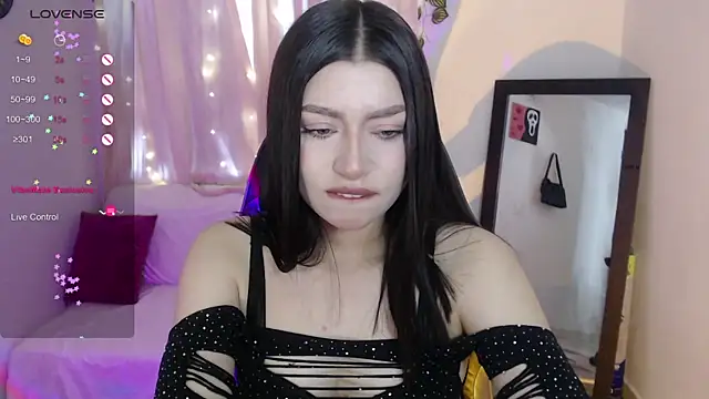 Snapshot of mily_thomson_b_ chatting on 05/01/26, 04:33 mily thomson b online show from 05/01/26, 04:33