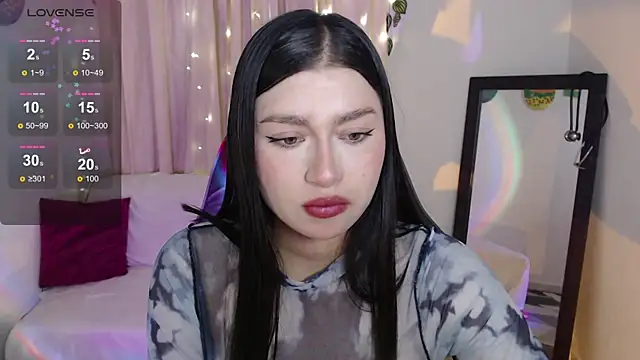 Snapshot of mily_thomson_b_ chatting on 06/12/26, 12:31 mily thomson b online show from 06/12/26, 12:31