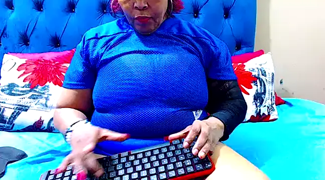ebonycandy10 online show from 02/18/25, 08:59