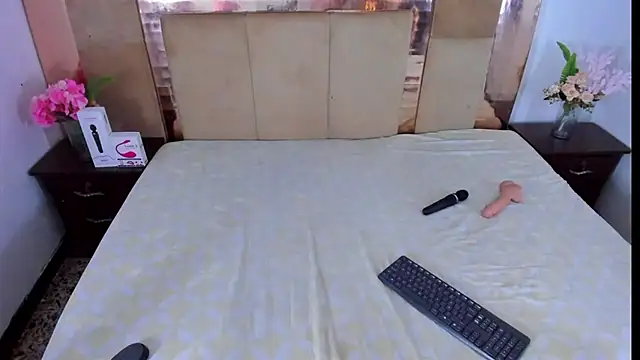 Snapshot of LizBrook chatting on 11/08/25, 07:34 LizBrook online show from 11/08/25, 07:34