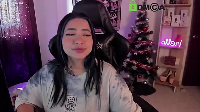 sweetcoralinee online show from 12/13/24, 03:21