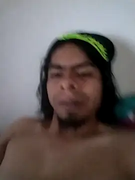 Snapshot of Duvixcas chatting on 03/08/25, 12:20 Duvixcas online show from 03/08/25, 12:20