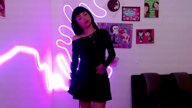 Kind Scarlett online show from 02/04/25, 01:02