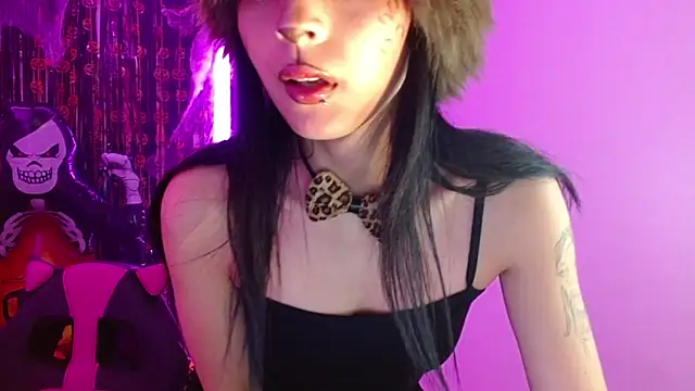 Kind Scarlett online show from 10/29/25, 02:58