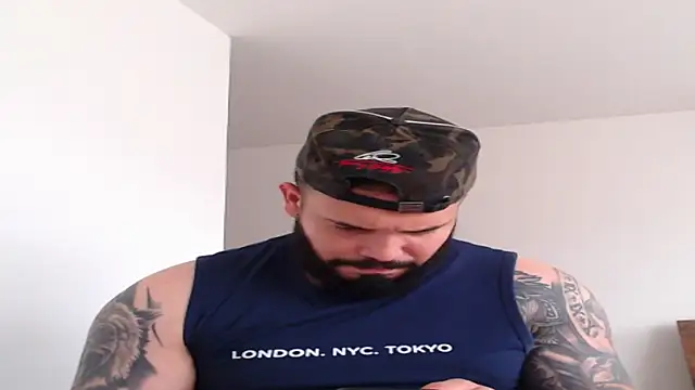 Snapshot of alexandergranda71 chatting on 12/30/24, 05:34 alexandergranda71 online show from 12/30/24, 05:34