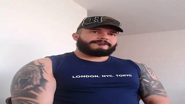 Snapshot of alexandergranda71 chatting on 12/31/24, 02:36 alexandergranda71 online show from 12/31/24, 02:36