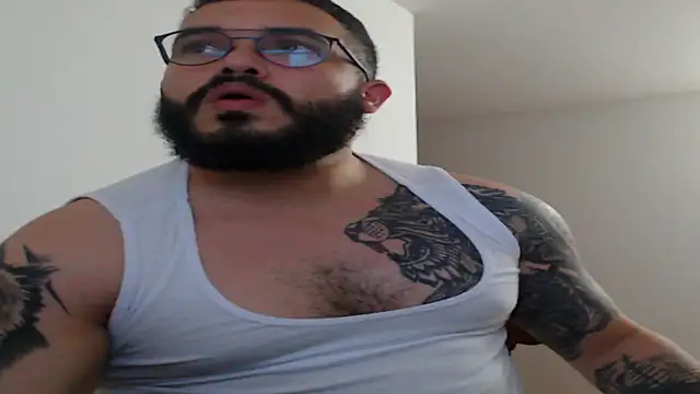 Snapshot of alexandergranda71 chatting on 01/05/25, 12:20 alexandergranda71 online show from 01/05/25, 12:20