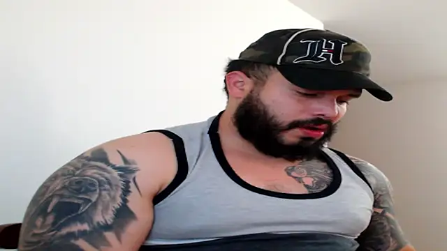 Snapshot of alexandergranda71 chatting on 01/14/25, 10:02 alexandergranda71 online show from 01/14/25, 10:02