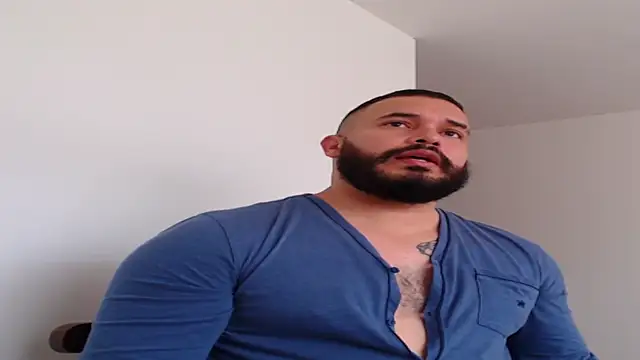 Snapshot of alexandergranda71 chatting on 01/31/25, 03:44 alexandergranda71 online show from 01/31/25, 03:44