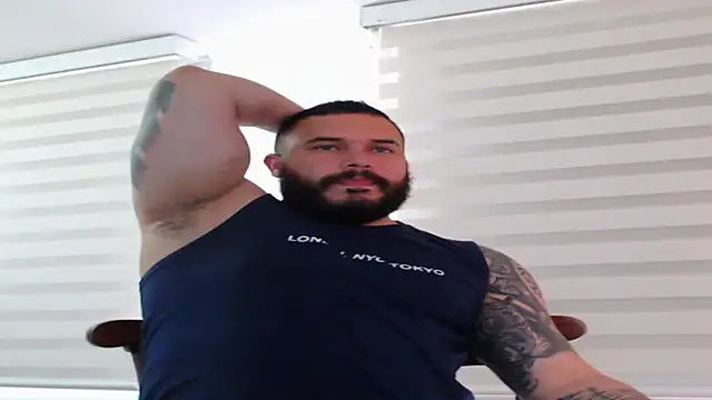 Snapshot of alexandergranda71 chatting on 02/08/25, 04:04 alexandergranda71 online show from 02/08/25, 04:04