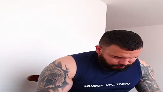 Snapshot of alexandergranda71 chatting on 02/09/25, 03:12 alexandergranda71 online show from 02/09/25, 03:12