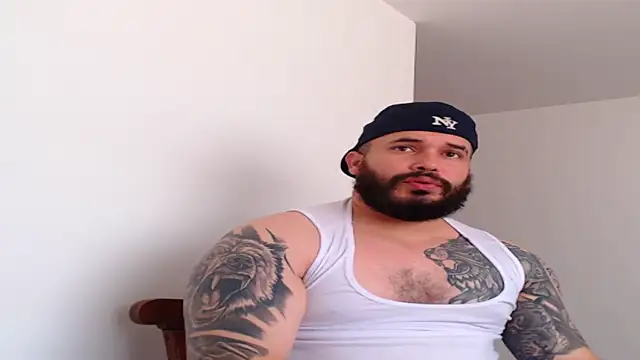 Snapshot of alexandergranda71 chatting on 02/14/25, 03:47 alexandergranda71 online show from 02/14/25, 03:47