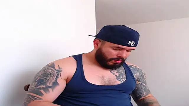 Snapshot of alexandergranda71 chatting on 02/17/25, 02:59 alexandergranda71 online show from 02/17/25, 02:59