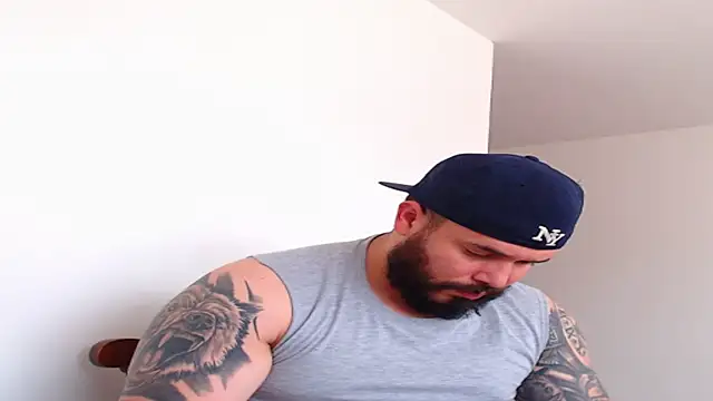 Snapshot of alexandergranda71 chatting on 02/20/25, 05:18 alexandergranda71 online show from 02/20/25, 05:18