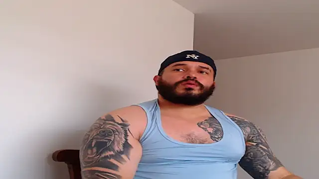 Snapshot of alexandergranda71 chatting on 02/21/25, 03:32 alexandergranda71 online show from 02/21/25, 03:32