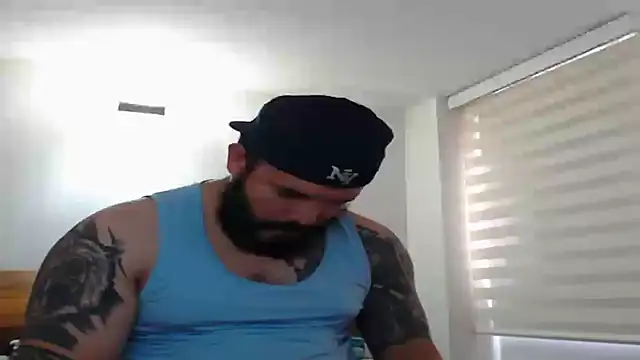 Snapshot of alexandergranda71 chatting on 03/13/25, 03:17 alexandergranda71 online show from 03/13/25, 03:17