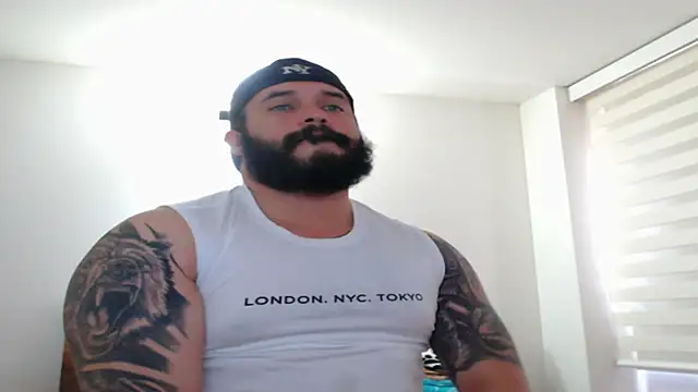 Snapshot of alexandergranda71 chatting on 03/21/25, 02:18 alexandergranda71 online show from 03/21/25, 02:18