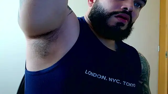 Snapshot of alexandergranda71 chatting on 10/10/25, 03:33 alexandergranda71 online show from 10/10/25, 03:33