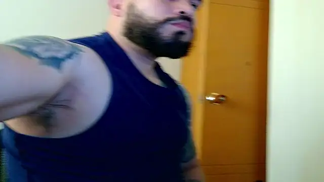 Snapshot of alexandergranda71 chatting on 10/11/25, 02:04 alexandergranda71 online show from 10/11/25, 02:04