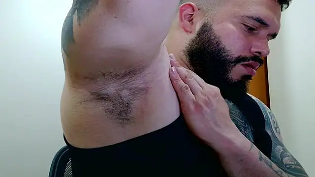 Snapshot of alexandergranda71 chatting on 10/12/25, 02:10 alexandergranda71 online show from 10/12/25, 02:10