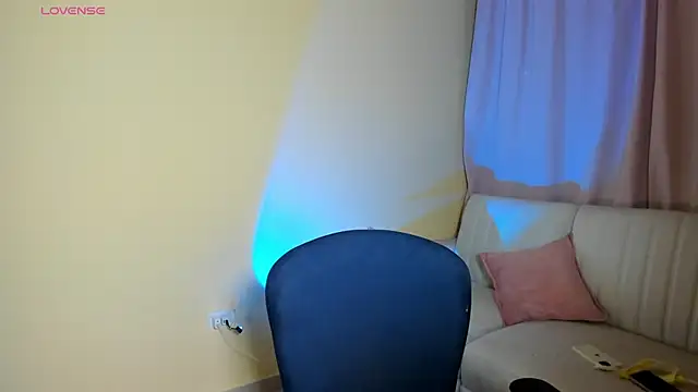 misskimaa2 online show from 06/26/26, 02:27