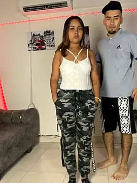 Snapshot of royalgirls_x chatting on 12/02/25, 01:33 royalgirls x online show from 12/02/25, 01:33