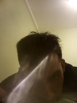 aL3JanDro93 online show from 07/04/26, 07:47