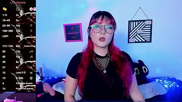 Snapshot of Dafne_Moon chatting on 07/19/26, 04:27 Dafne Moon online show from 07/19/26, 04:27