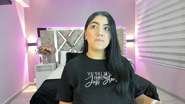 PaulinaDuarte online show from 12/14/24, 01:38