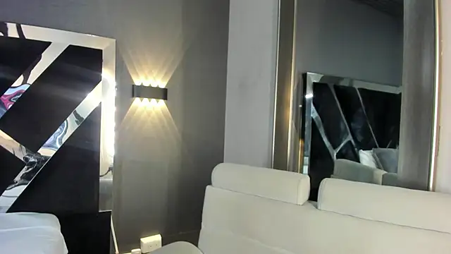 PaulinaDuarte online show from 07/07/26, 11:47