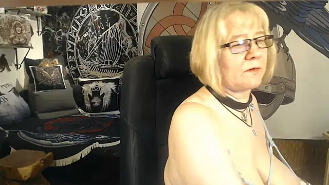 TittenMichelle online show from 01/28/25, 08:25