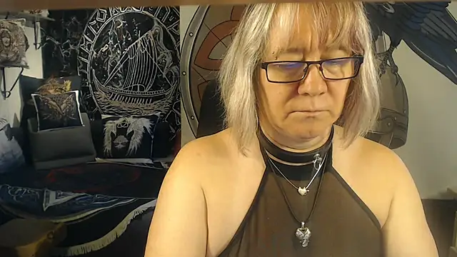 Snapshot of TittenMichelle chatting on 09/26/25, 06:50 TittenMichelle online show from 09/26/25, 06:50