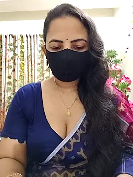 Snapshot of Payel-Sen chatting on 09/30/25, 04:56 Payel-Sen online show from 09/30/25, 04:56