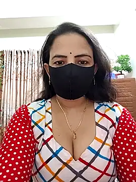 Snapshot of Payel-Sen chatting on 10/25/25, 05:40 Payel-Sen online show from 10/25/25, 05:40