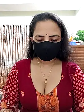 Snapshot of Payel-Sen chatting on 10/28/25, 04:53 Payel-Sen online show from 10/28/25, 04:53