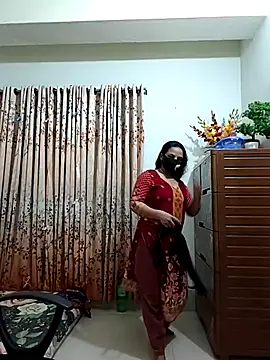 Snapshot of Payel-Sen chatting on 11/01/25, 04:31 Payel-Sen online show from 11/01/25, 04:31