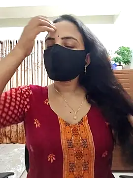 Snapshot of Payel-Sen chatting on 11/13/25, 07:24 Payel-Sen online show from 11/13/25, 07:24