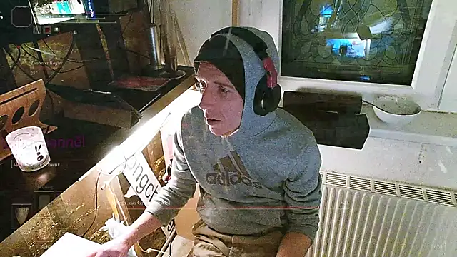 Snapshot of BongChannel chatting on 01/04/25, 08:16 BongChannel online show from 01/04/25, 08:16