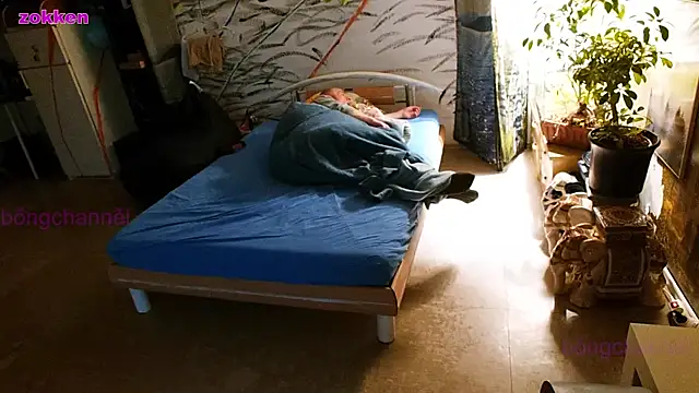 Snapshot of BongChannel chatting on 01/05/25, 11:59 BongChannel online show from 01/05/25, 11:59